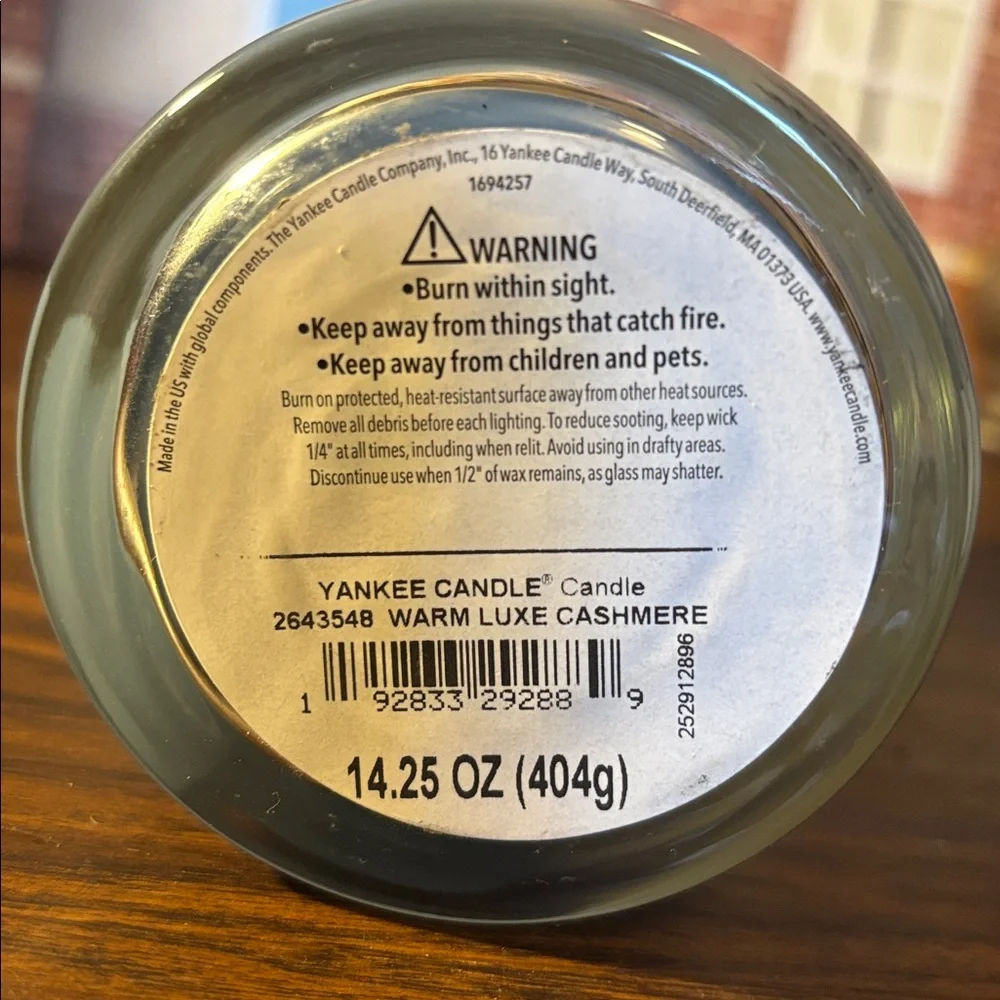 Yankee Candle Warm Luxe Cashmere Medium Single